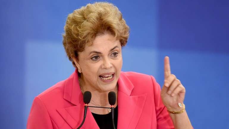 Dilma Rousseff acredita que o pedido de impeachment é a "maior farsa política e jurídica da história do Brasil"