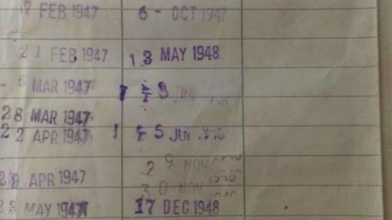 A ficha de empréstimo do livro