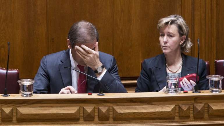Marques Mendes classificou as declarações da ex-ministra das Finanças como um "erro", que "enfraquece" Passos