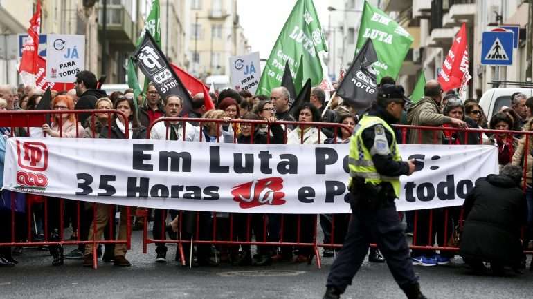 A revogação do horário de 40 horas é uma reivindicação dos sindicatos das administrações públicas