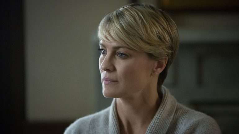 Robin Wright ganha agora o mesmo que Kevin Spacey.