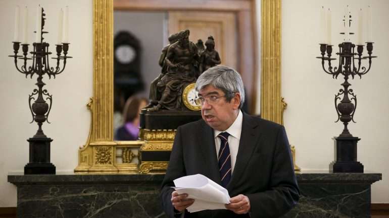 Ferro Rodrigues, presidente da Assembleia da República, deu até ao final do dia para os partidos se entenderem