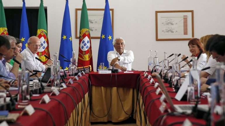 Com António Costa na China, é o ministro dos Negócios Estrangeiros que conduz os trabalhos