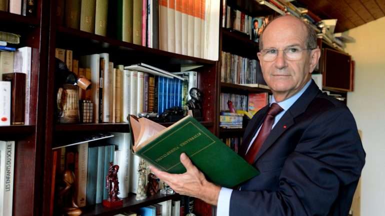 Benabid venceu com uma proposta de impulsos elétricos para tratar Parkinson