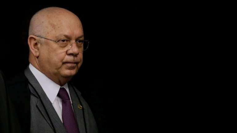 O juíz Teori Zavascki anulou as escutas do ex-Presidente em diálogo telefónico com Dilma Rousseff em março deste ano