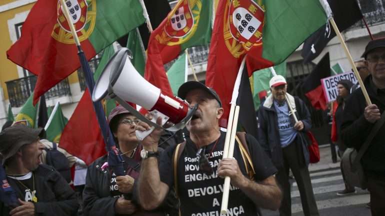 Esta solução não implica, à partida, qualquer despesa direta para os contribuintes