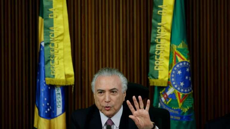 O acordo está condicionado ao compromisso dos Estados de limitarem os gastos públicos, como propôs a União