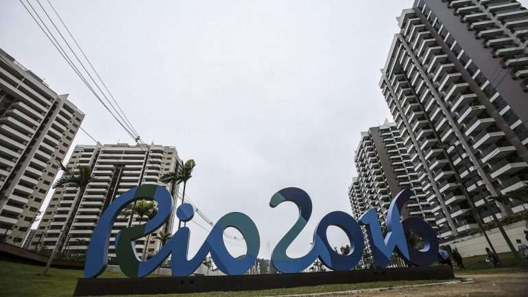 A IAAF apenas deu autorização a duas atletas russas para participarem nos Jogos sem representar a Rússia