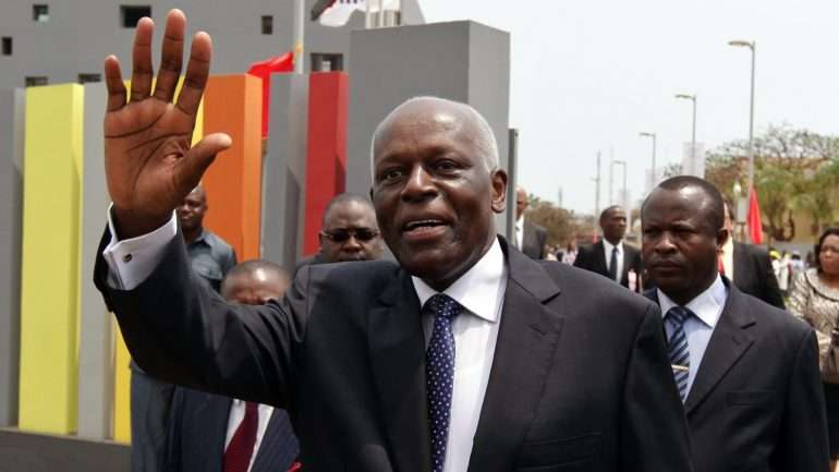 O chefe de Estado e líder do MPLA, que anunciou que deixa a vida política ativa em 2018, após quase 40 anos no poder