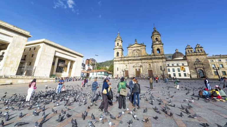 A Praça Bolívar é o coração do centro de Bogotá.