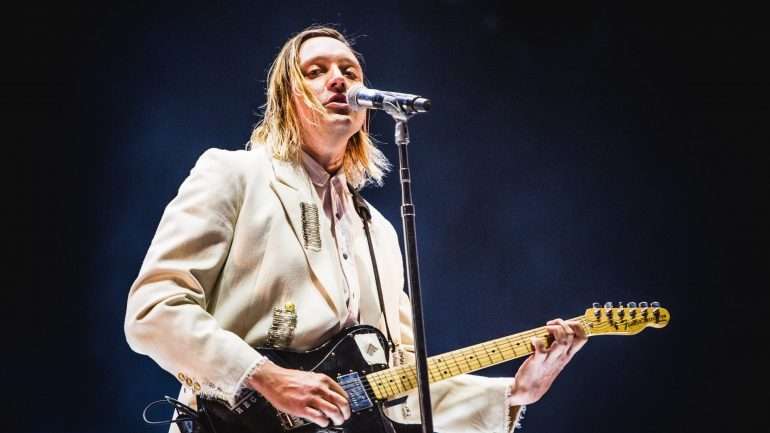 Os Arcade Fire fizeram esgotar o terceiro e último dia do NOS Alive. Estão aqui 55 mil pessoas