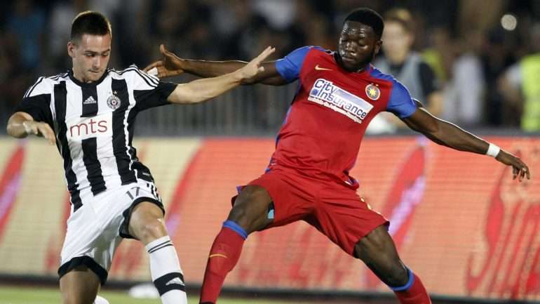 Andrija Zivkovic (à esquerda) no Partizan de Belgrado