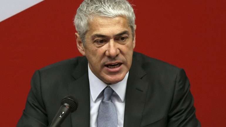 A defesa de Sócrates requereu ao juiz Carlos Alexandre que declare formalmente o fim das medidas de coação