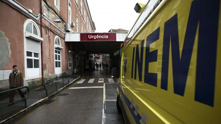 O Hospital de S. José e também o Santa Maria, em Lisboa, têm recebido estes doentes desviados de outros hospitais