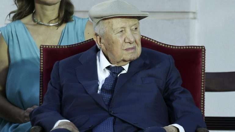 Mário Soares assistiu à cerimónia que lhe foi dirigida, sorrindo sempre que os amigos lembravam histórias juntos