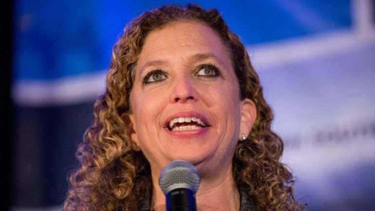 Debbie Wasserman Schultz, a presidente do Comité Nacional Democrático