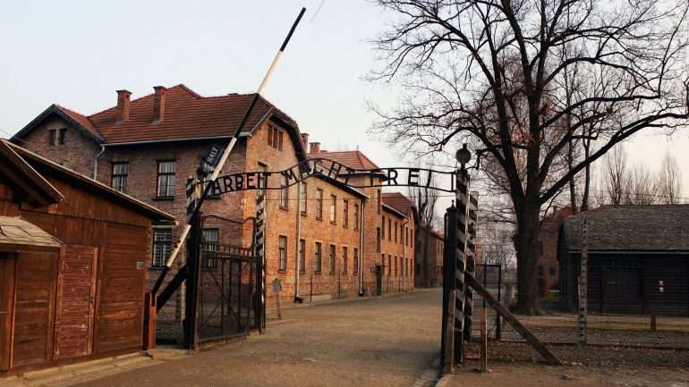 Alojzy Fros e Ewa Umlauf sobreviveram a Auschwitz e encontraram-se esta manhã com o Papa Francisco