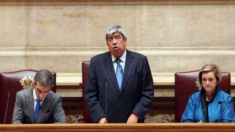 Ferro Rodrigues anunciou que reunião entre partidos e Governo realiza-se esta quinta-feira às 14h30 para Parlamento ficar informado sobre estado dos incêndios em Portugal continental e Madeira