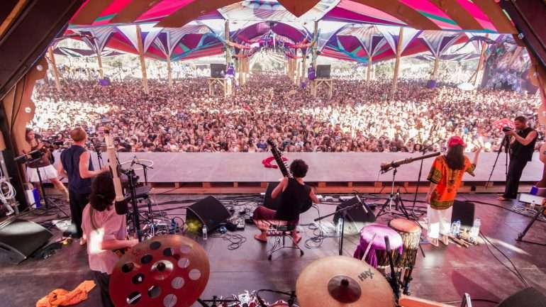 O Boom Festival realiza-se sempre em agosto, durante a lua cheia