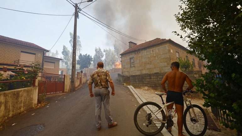 &quot;O distrito já recuperou por si próprio capacidade de combate&quot;, garantem os responsáveis