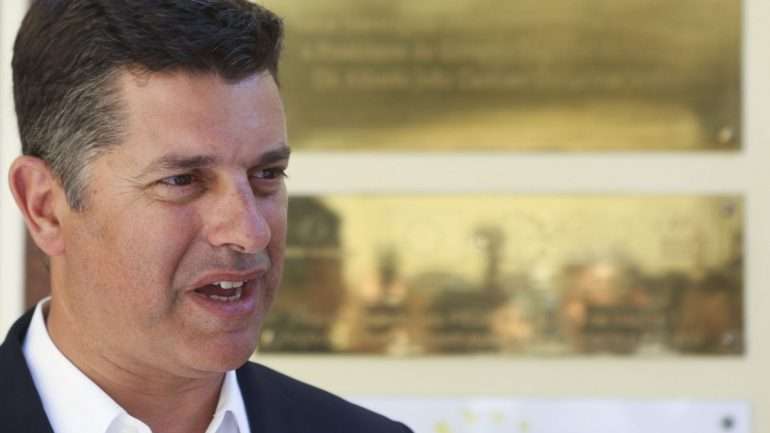 "A retoma está eventualmente a ganhar ritmo", disse Manuel Caldeira Cabral