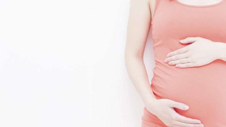 Reunimos 10 mitos (de entre tantos outros) e pedimos as duas obstetras que comentassem. As respostas seguem abaixo.