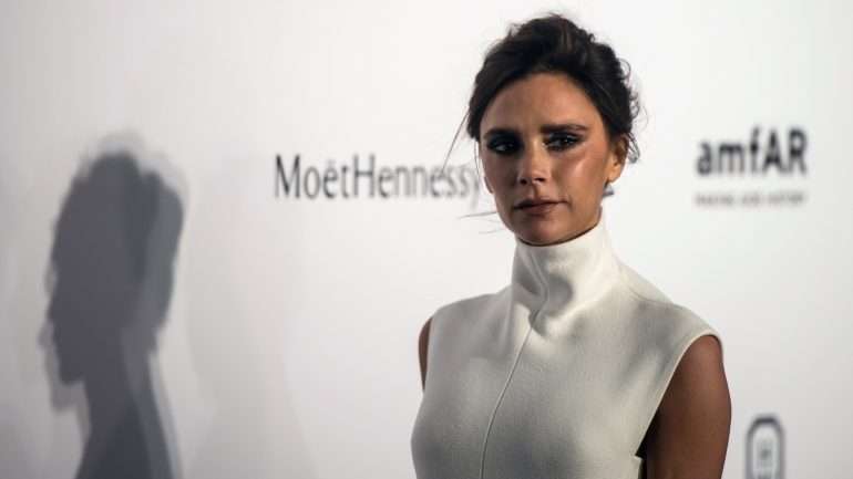 Aos 42 anos, Victoria é hoje uma empresária de sucesso e uma popular designer de moda.