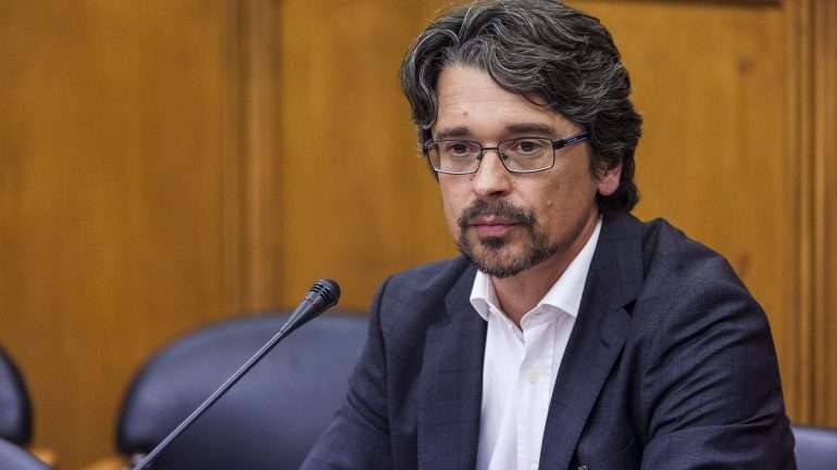 O presidente da associação que representa os clientes lesados do Banif questionou: "Será possível o senhor jornalista Sérgio Figueiredo não se ter demitido ainda?"