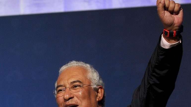 António Costa aproveitou ainda para dar os parabéns ao ministro da Educação, pelo arranque de ano tranquilo