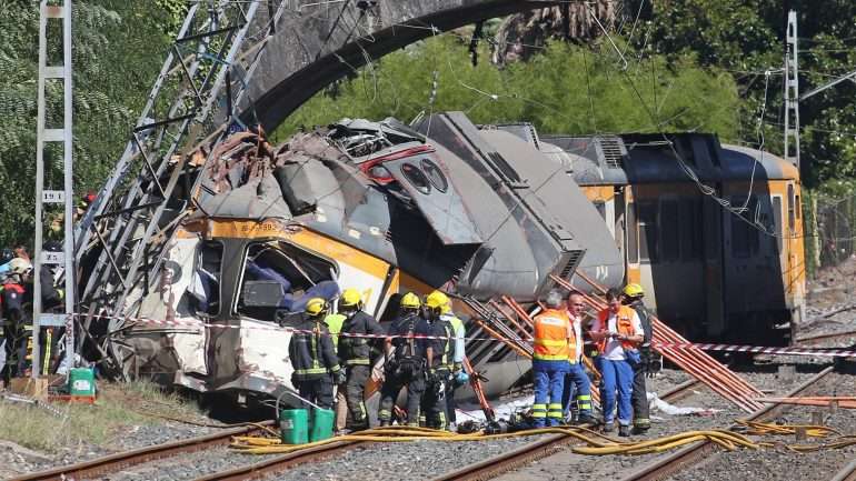 O comboio fazia o trajeto Vigo-Porto e era operado pela CP e pela empresa espanhola Renfe