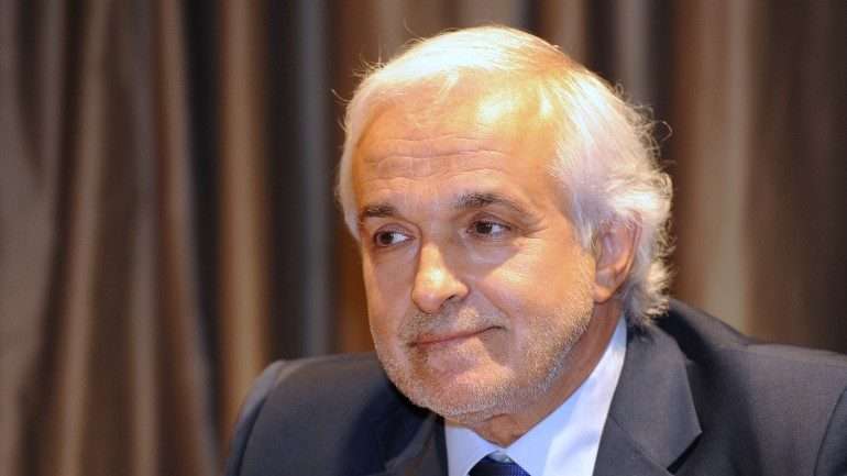 Nas buscas terá sido apreendido o computador, onde foram encontrados emails de Rui Rangel "a pedir milhares de euros de forma compulsiva"