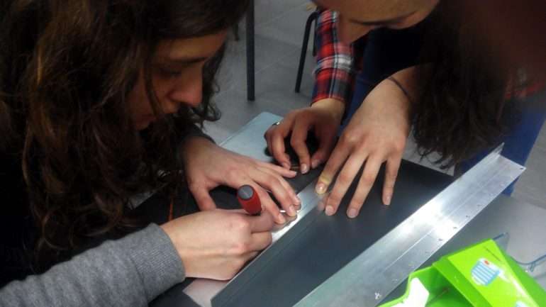 Milena e Francisca eram alunas da Escola Secundária Dona Maria II, em Braga, quando desenvolveram o projeto.
