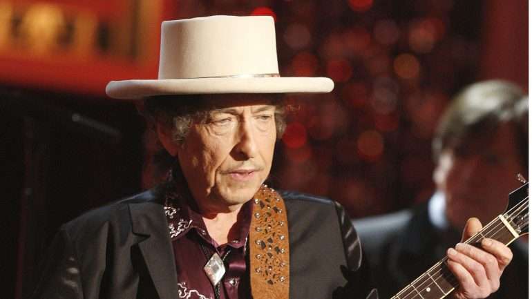 Dylan dá poucas entrevistas e vive a vida ao seu próprio ritmo