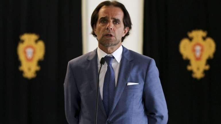 O governante afirmou que o novo modelo de gestão dos fundos "deve passar necessariamente por uma maior simplificação desta política, mas nunca pela sua centralização"