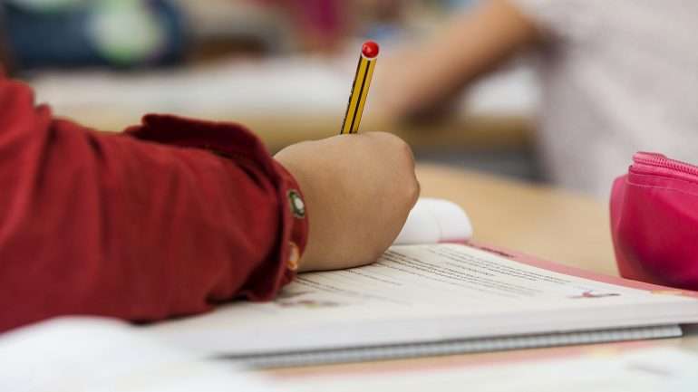 No próximo ano letivo a medida será alargada a todo os alunos do 1.º ciclo