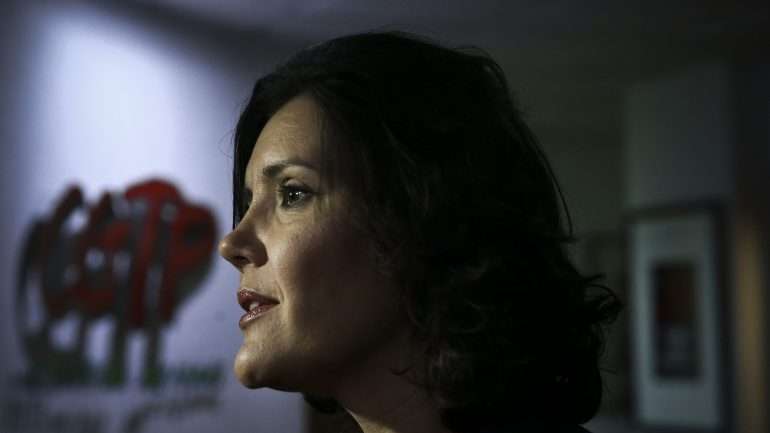 Assunção Cristas acusa o governo de ser culpado da paralisação da agricultura.