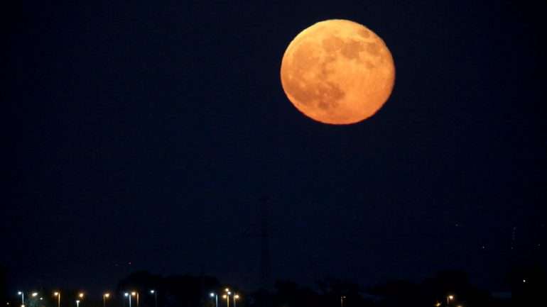 A última vez que uma Superlua se aproximou tanto da Terra foi a 26 de janeiro de 1948