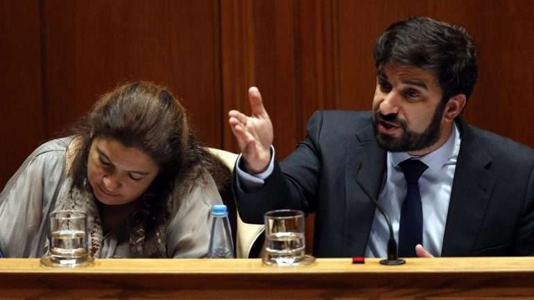 O ministro Tiago Brandão Rodrigues está, esta terça-feira, no Parlamento, a discutir o orçamento da Educação para 2017