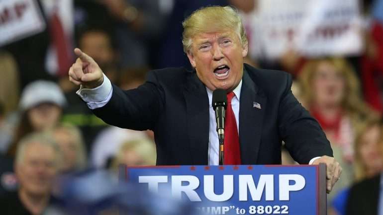 Há líderes mundiais a telefonar para a Trump Tower, para tentar contactar o próximo presidente dos Estados Unidos