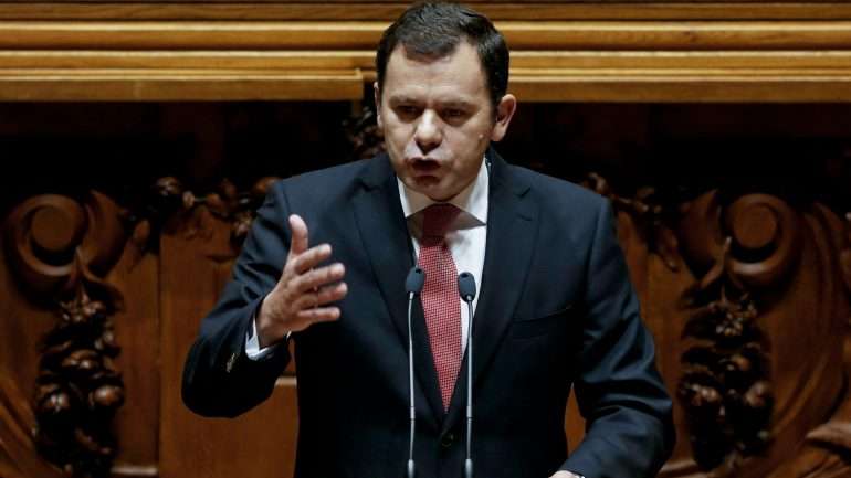 Luís Montenegro acusou Costa de ter simulado a negociação em concertação social
