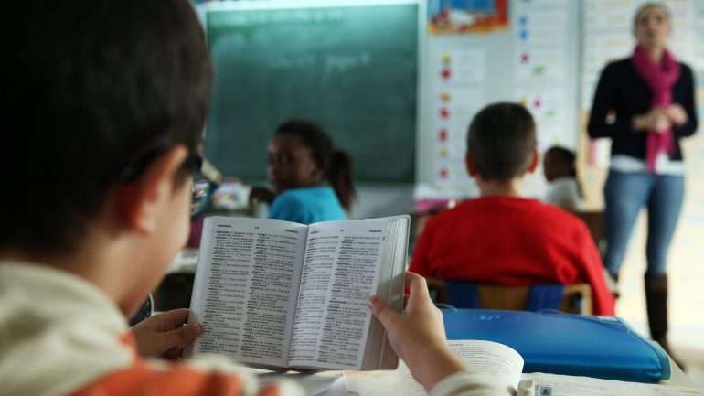 Inclusão do tema do aborto nas aulas do 5º ano de escolaridade gera críticas de alguns pais