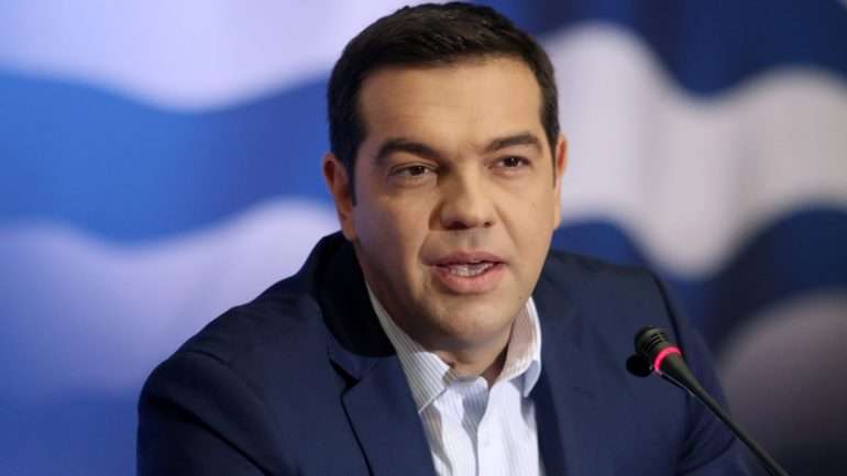 A greve acontece numa altura em que o Governo de Alexis Tsipras e representantes dos credores negoceiam uma reforma laboral