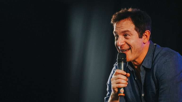 Jason Isaacs:  "Se não fores perdendo algumas das personagens principais não tens o drama e a perda, o que torna a história tão madura."