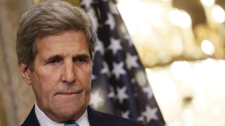 John Kerry diz que os bombardeamentos em Alepo são parte de "uma política propositada e cínica de aterrorizar civis"
