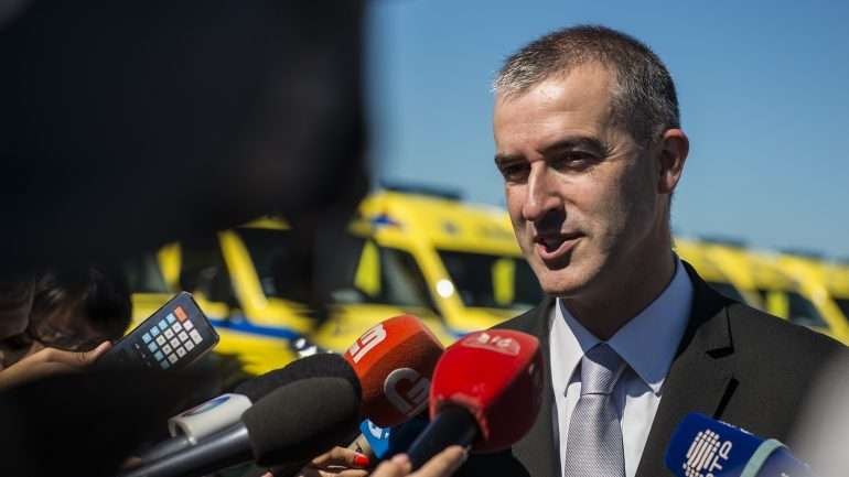 Paulo Campos foi afastado do cargo de diretor do INEM em fevereiro depois de quatro meses de suspensão