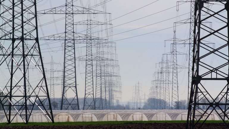 O acesso automático à tarifa social de energia, eliminando obstáculos burocráticos, foi uma medida proposta pelo Bloco de Esquerda durante o debate do Orçamento do Estado para 2016, que o Governo pôs em prática a 1 de julho
