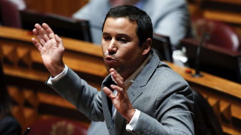 João Galamba afirma que o PS não esconde nada nem "maquilha contas"