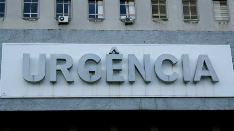 Bebé morreu no dia 16 de fevereiro no Hospital da Guarda. Família diz que mulher esteve à espera do médico mais de hora e meia