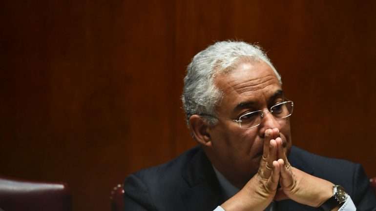 António Costa está a realizar uma visita de Estado de seis dias à Índia e não vai interromper