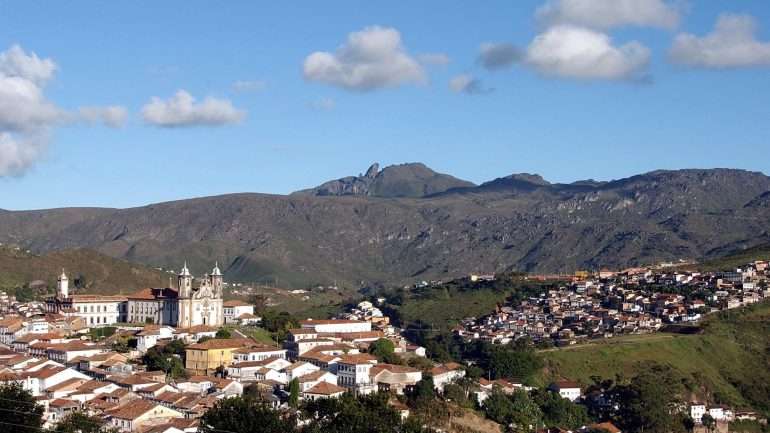 O governo de Minas Gerais decretou, esta sexta-feira, a situação de emergência em saúde pública